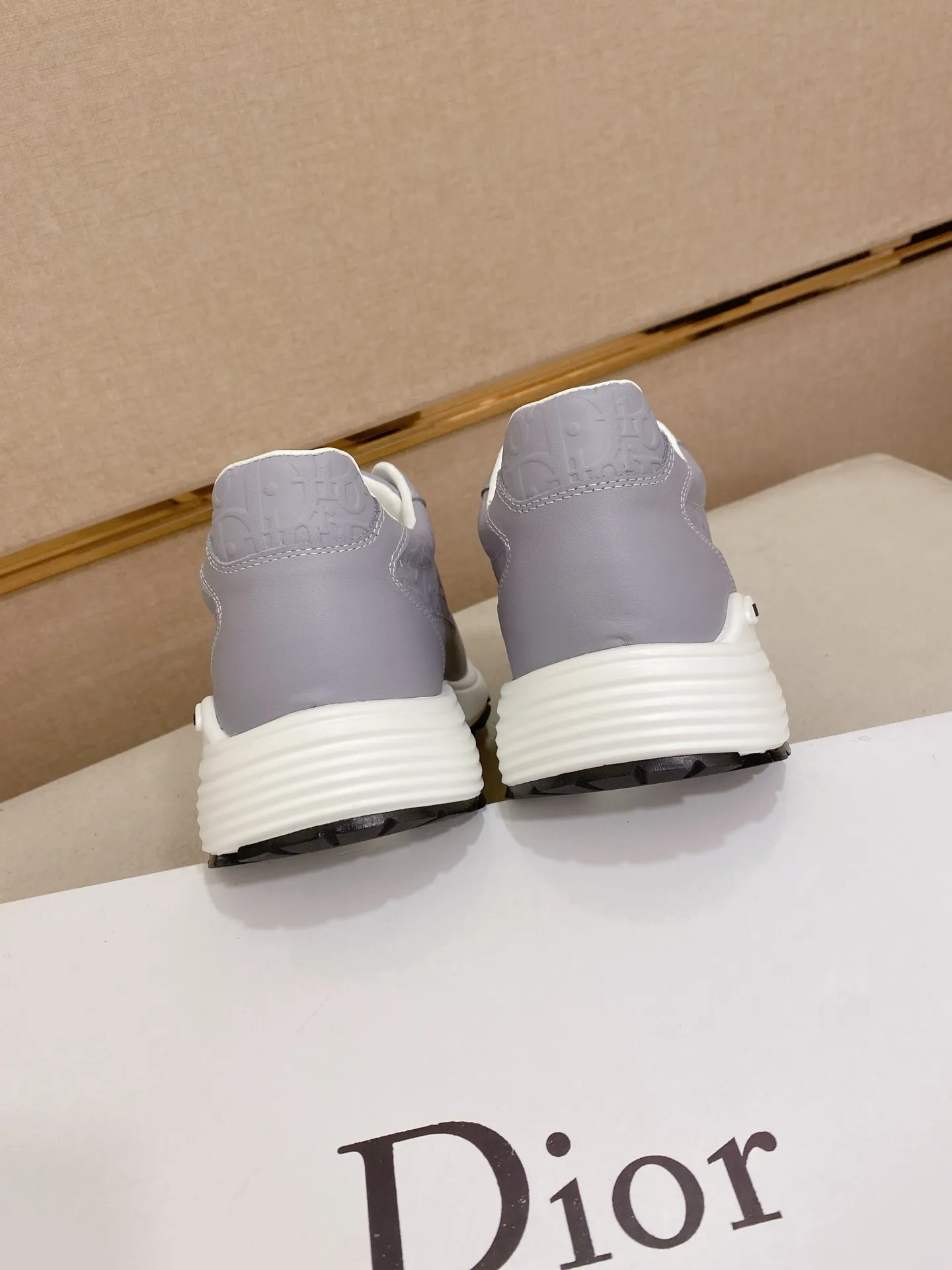 Men's shoes💰: 462💰 [Dior·Dior] New casual sports style men's shoes, new spring and summer design, perfect workmanship, lace-up style to create wardrobe quality, upper: imported first-layer cowhide, sheepskin lining is soft and comfortable, ultra-light TPU wear-resistant outsole, simple, versatile fashion men's shoes, excellent color code number 38--44. Can be customized 45 non-returnable